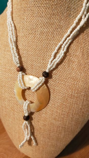 Collier ethnique en nacre & perles – Collection Terres d’Ailleurs