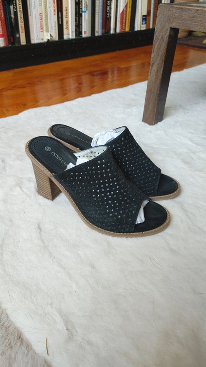 Mule en cuir daim noire talon 8 cm - photo numéro 10