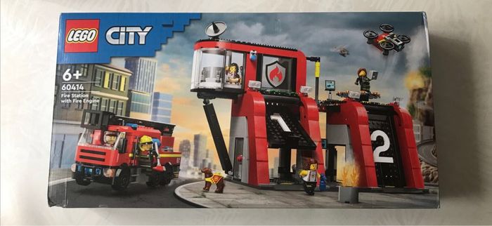 Lego City 60414 - La Caserne et Le Camion des Pompiers - photo numéro 3