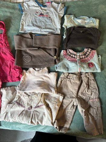 Lot de vêtements fille 12 mois