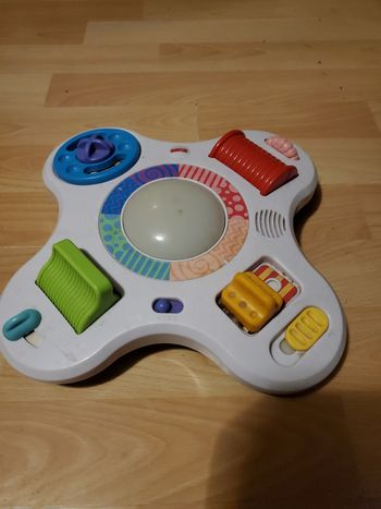 Jouet centre d activités musicales et lumineuses Fisher Price