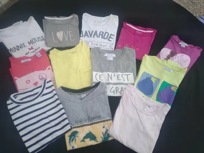 Lot de 12 Tee shirt Fille Taille 6 Ans