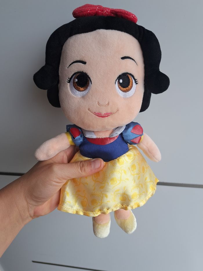 Peluche blanche neige