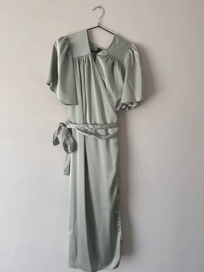 👗 Robe portefeuille d'été ou soirée effet satin- Shein-neuf sans etiquette- taille L couleurverte