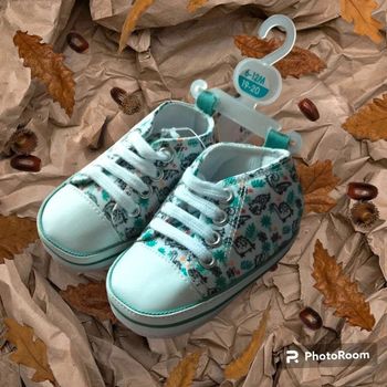 Baskets bébé dino  neuve 6-12 mois