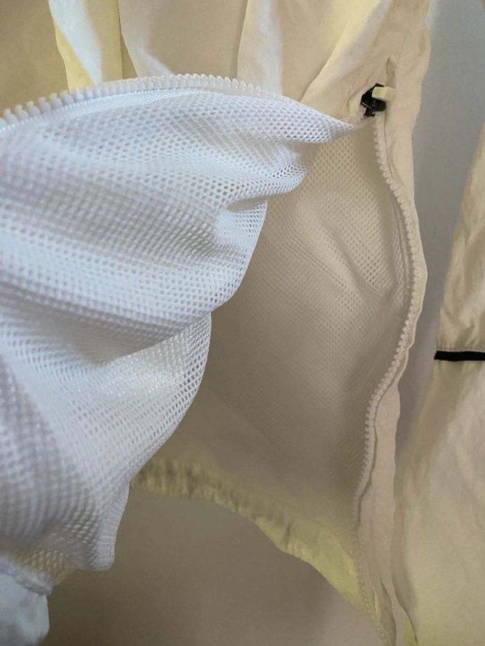 Haut imperméable coupe vent avec capuche Pull & Bear taille S Neuf - photo numéro 4