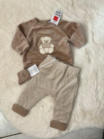 Endrmble 2 pièces chaud neuf 