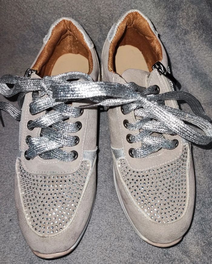 Baskets T36 gris et argent