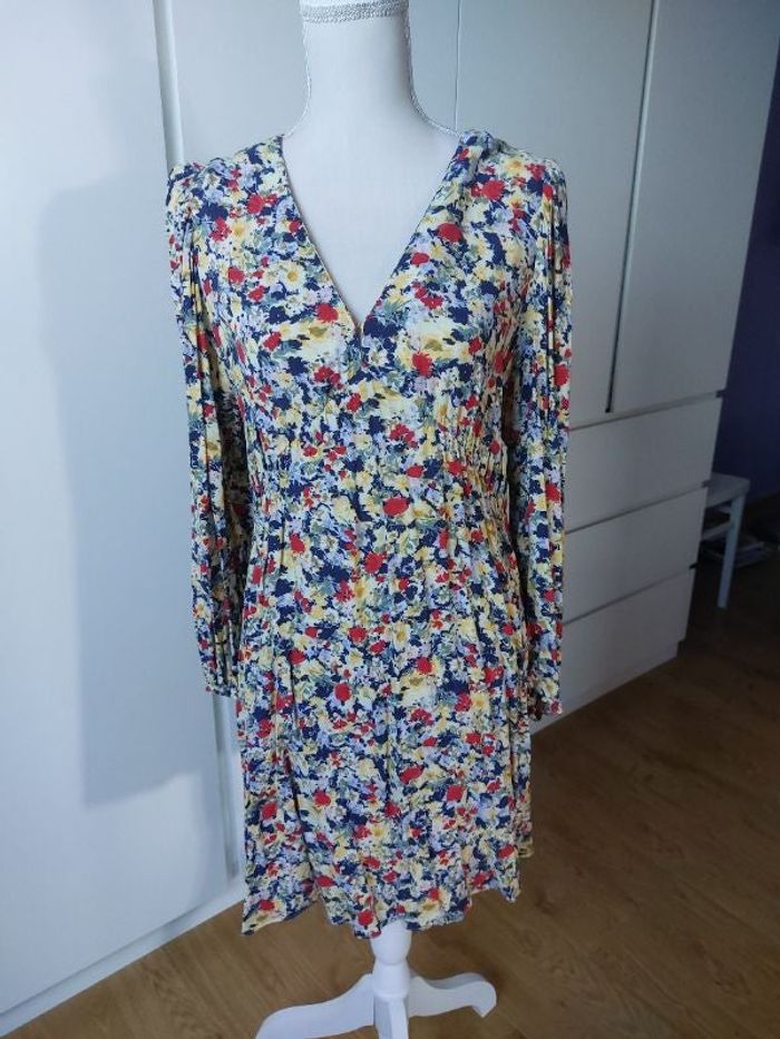 Magnifique robe fleurie dos ouvert