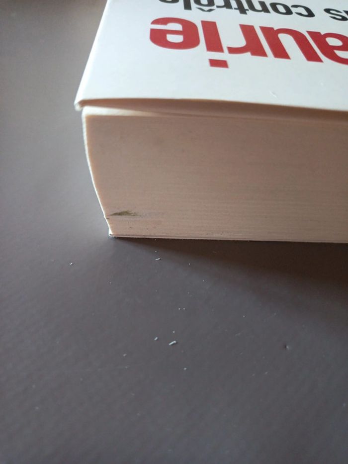 Livre Tout est sous contrôle - photo numéro 4