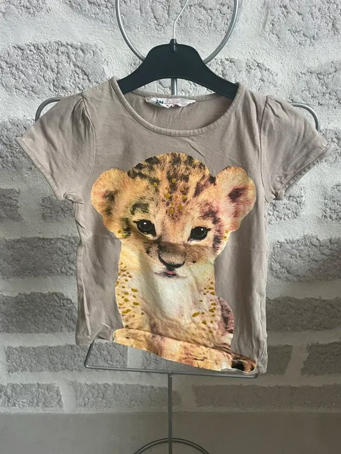 Tee shirt lion Fille H&M 6 ans manches courtes