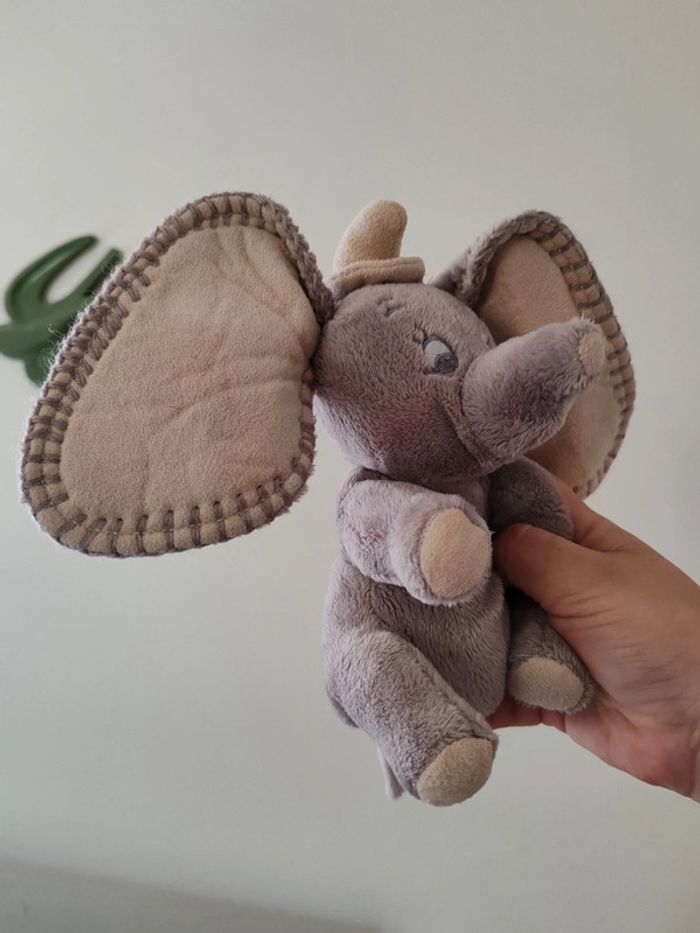 Peluche Dumbo grise Disney - photo numéro 2