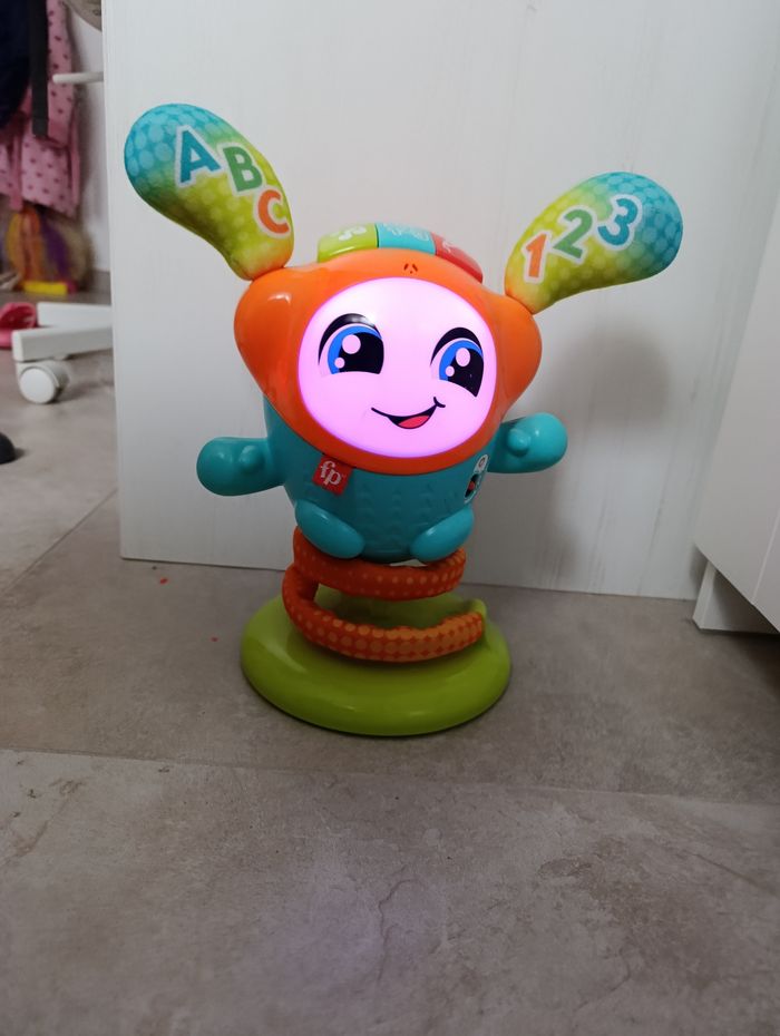 Dj le robot sauteur - photo numéro 2