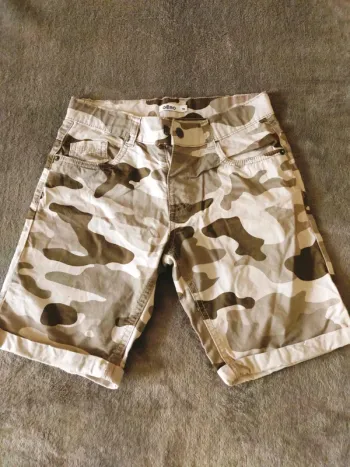 Très beau short 10 ans