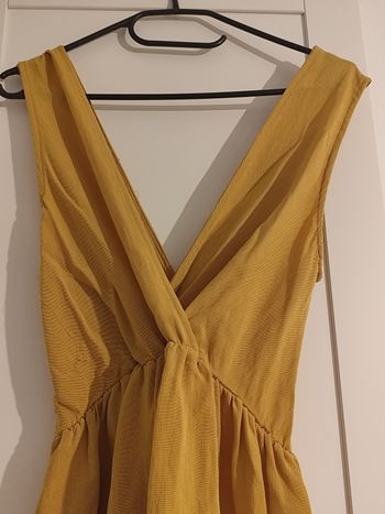 Longue robe moutarde