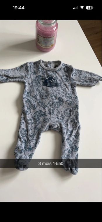 Pyjama, taille trois mois