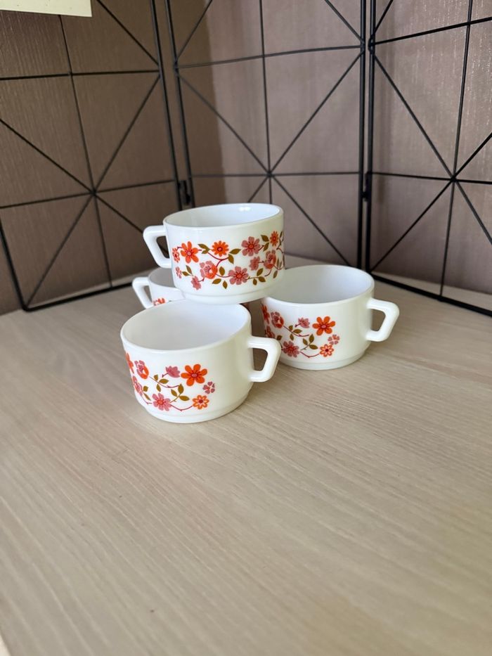 Lot de 4 tasses Arcopal modèle Scania - photo numéro 5