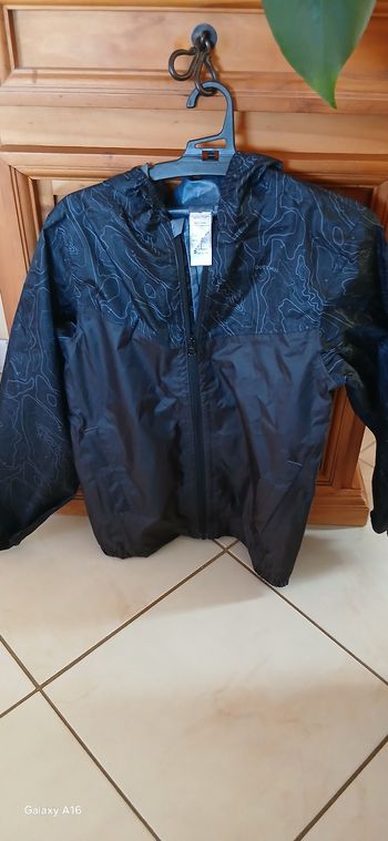 Veste imperméable taille 10/11 ans