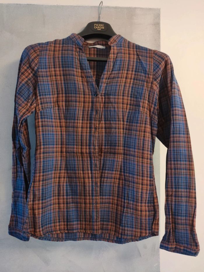 Chemise bleu et marron