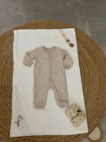 Pyjama beige à petit pois blanc mixte 2-4 mois très bon état