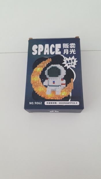 Jeu de construction astronaute