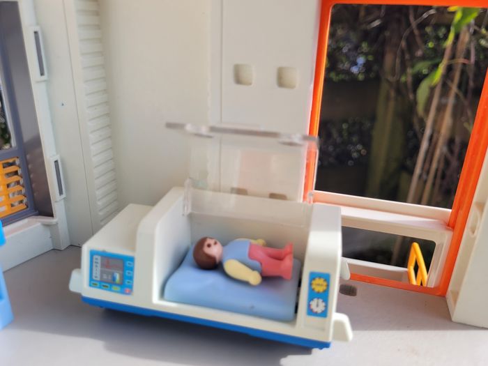 Playmobil 🏥 Hopital avec bloc opératoire +hélicoptère de secours 🚁 - photo numéro 8