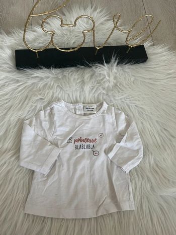 Très beau pull fin princesse bla bla 🥰 taille 3 mois tape à l’œil