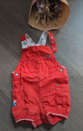 Magnifique barboteuse/salopette short 18 mois Sergent major