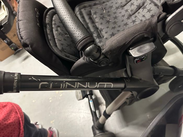 Poussette noir - photo numéro 6