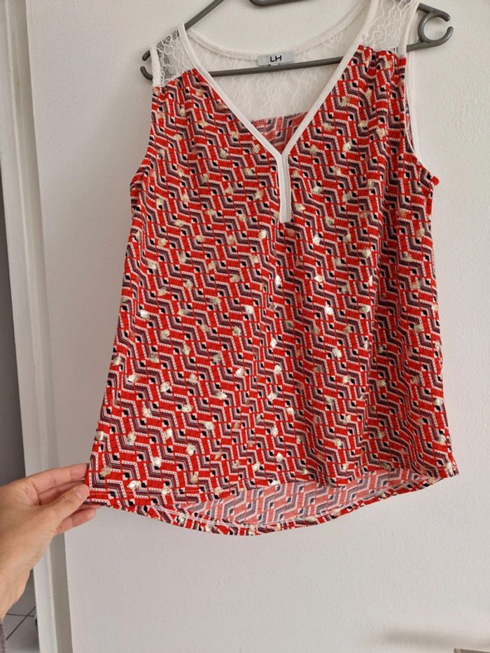 Blouse sans manches rouge avec motifs - photo numéro 2