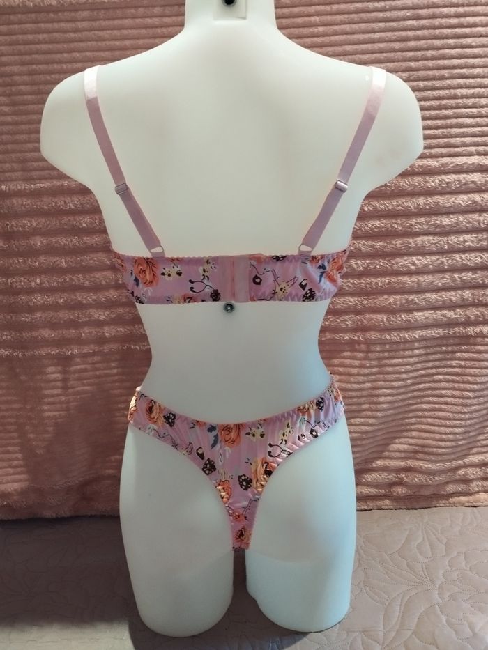 Ensemble sous vêtements rose fleurie - photo numéro 2