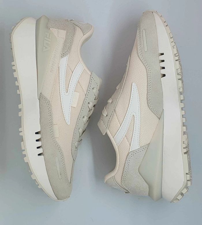 Baskets Fila neuves jamais portées taille 37 - photo numéro 2
