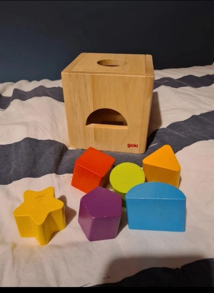 Jeu en bois - a empiler et a encastrer des formes - photo numéro 6