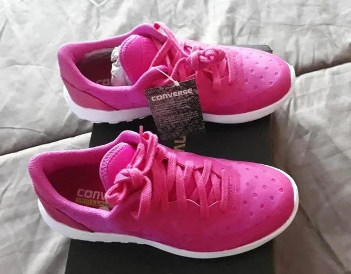 Converse taille 37 toute neuve - photo numéro 4