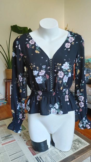 Blouse manches longues décolleté imprimé fleuri