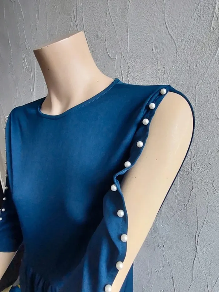 Robe bleu pétrole élégante à motifs floraux Taille M - photo numéro 4