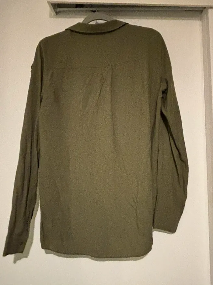 Chemise kaki Pull&Bear taille 38 - M très bon état - photo numéro 7
