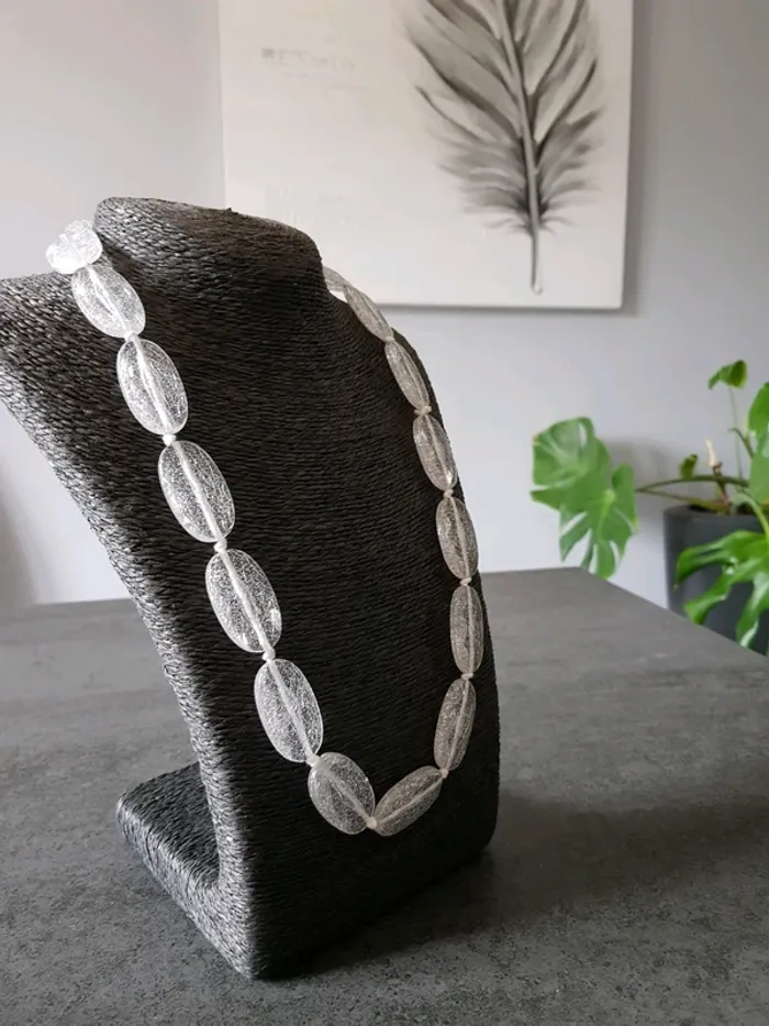 Collier blanc