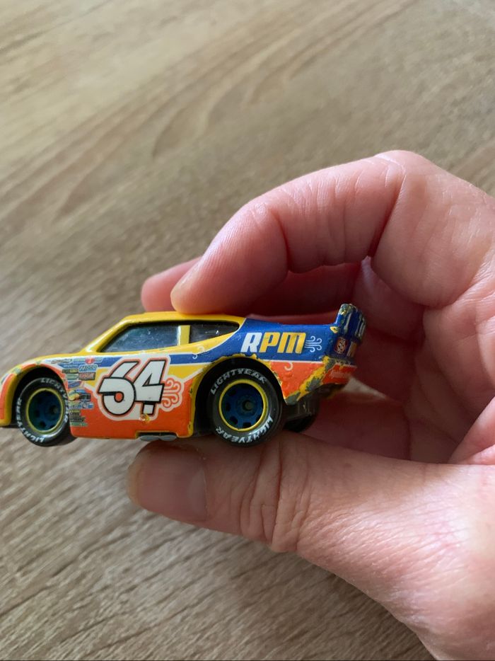 Voiture Bruce Miller dinoco cars - photo numéro 7