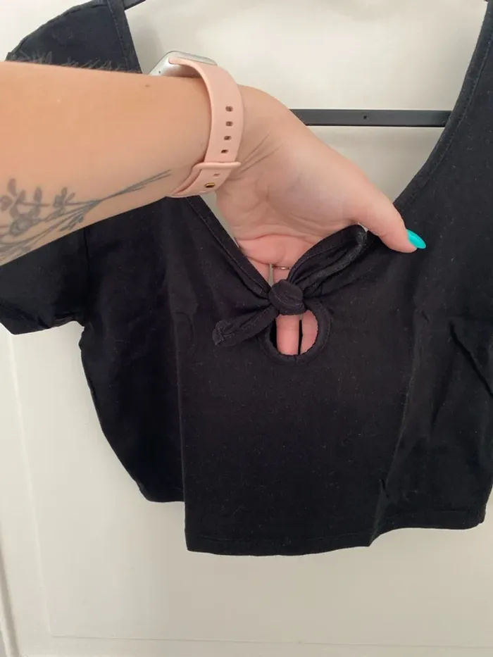 Crop top noir H&M - photo numéro 2