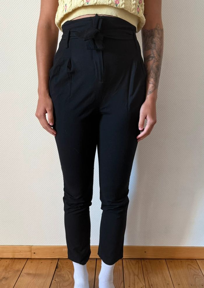 Pantalon en très bon état noir taille 0 ba&sh