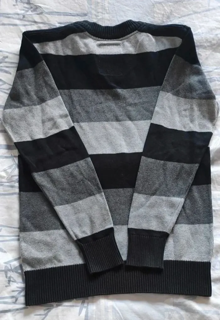 Pull garçon - photo numéro 3