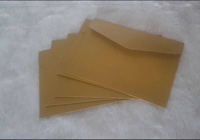 Lot de 5 enveloppes dorées