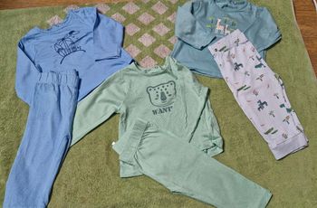 Lot 3 pyjamas