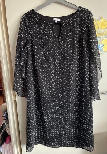 Robe noire à motifs à manches capes, taille 42, marque Phildar 