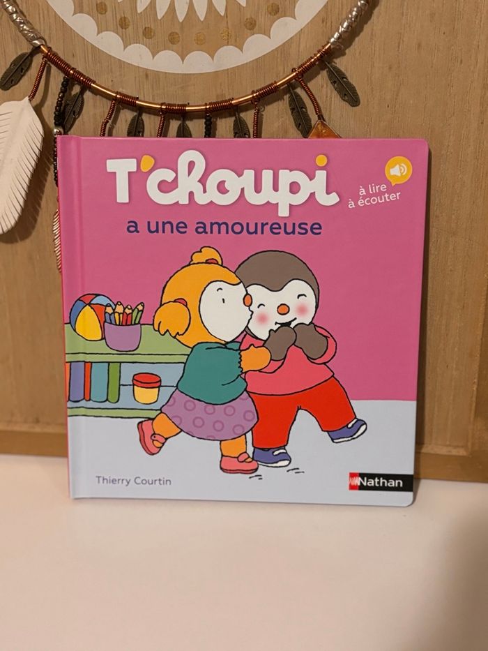 Tchoupi a une amoureuse