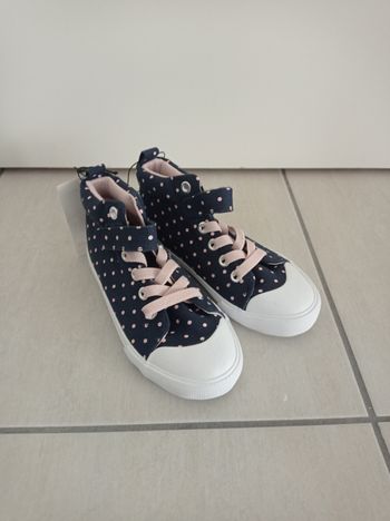 Chaussures baskets montantes bleu marine a pois rose fille p. 29 H&M