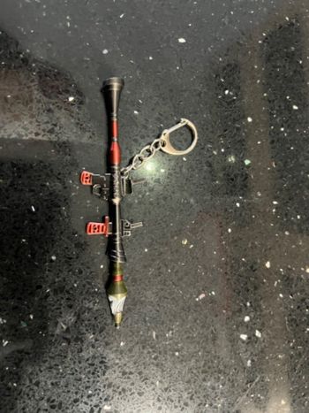 Porte clés fortnite lance roquettes