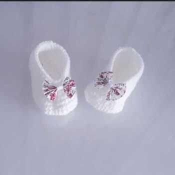 Vêtements chaussures ballerines liberty Eloise crochet tricot fait main bébé fille 0 à 6 mois  blanche