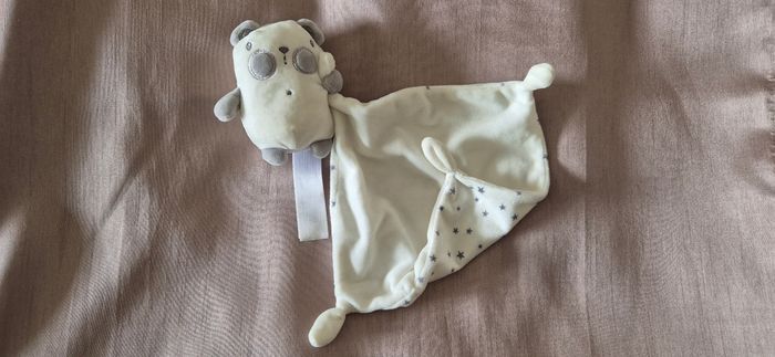 Doudou Ours mouchoir blanc gris étoiles TAPE A L'OEIL TAO
